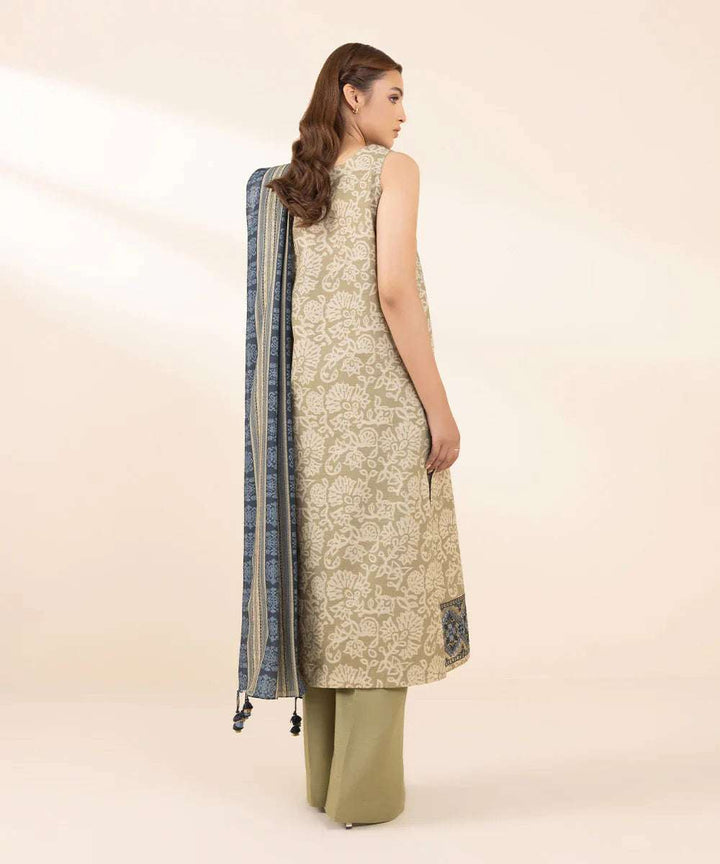 Sapphire 3Pc Embroidered Khaddar Suit 0U3PEDY24V99