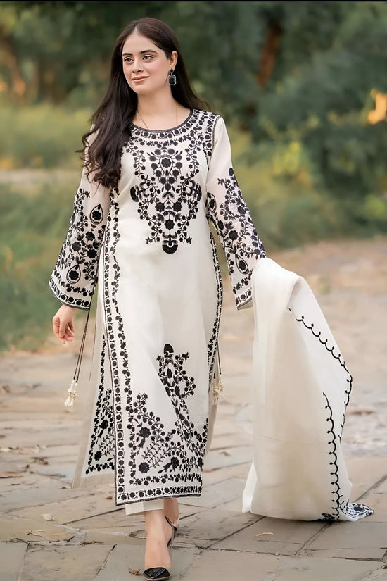 Rubab Closet Winter's Dhanak 3PC Embroidered With Dhanak Embroidered Shawl-105